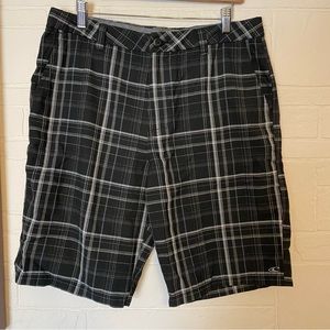 O’Neill Men’s Black Plaid Triumph Shorts 33